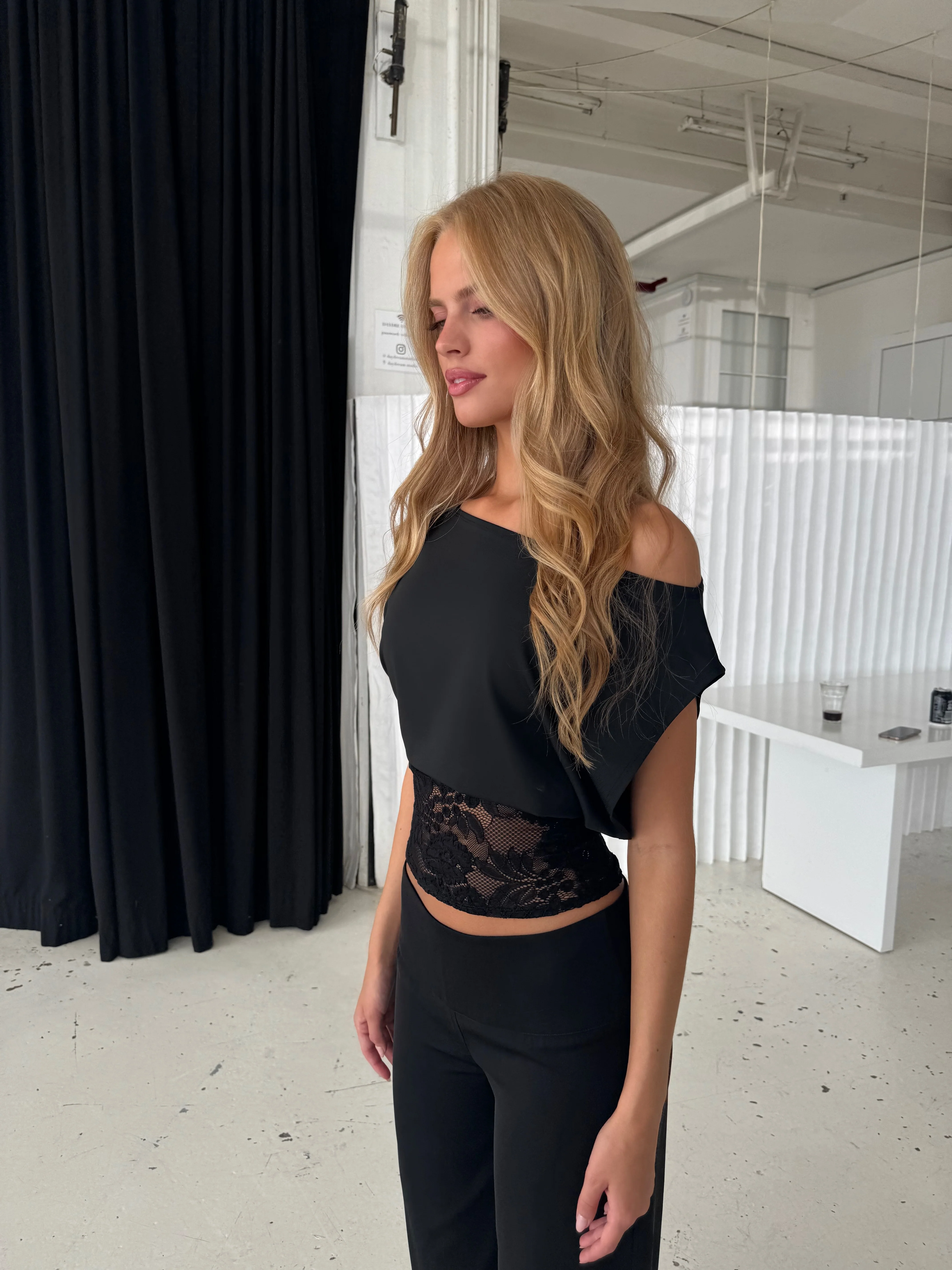 Hera basic lace top - black  - Image 3